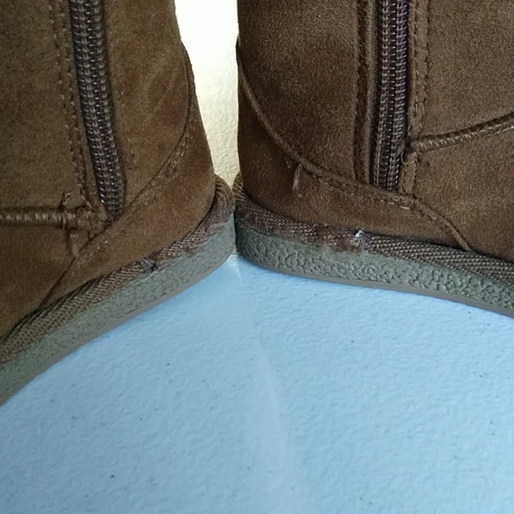 Winter Boots - Picture 7 of 8